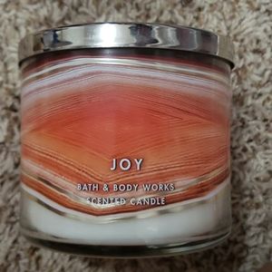 Brand new 3 wick candle
